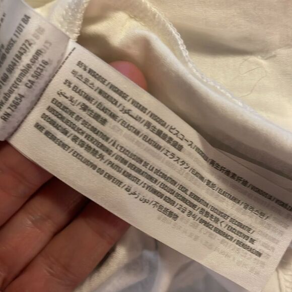 Abercrombie & Fitch high-rise Mom, jeans and long sleeve shirt bundle NWT - Picture 8 of 8